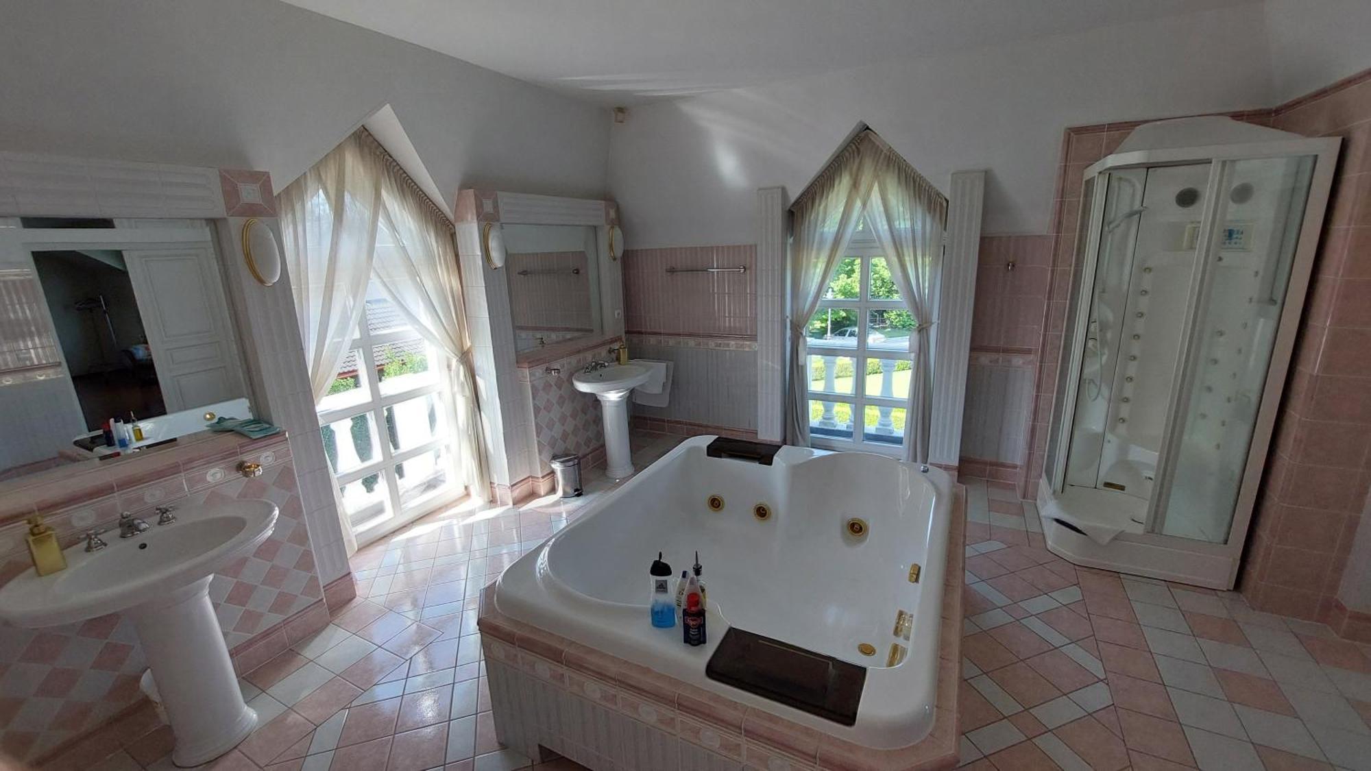 Ferienwohnung Castle Garden *** Szombathely Zimmer foto